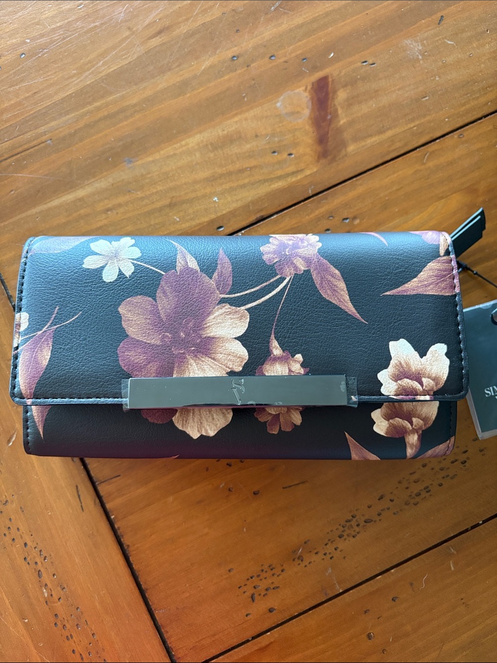 Simply Vera Wang Lin Bar Floral clutch wallet NWT